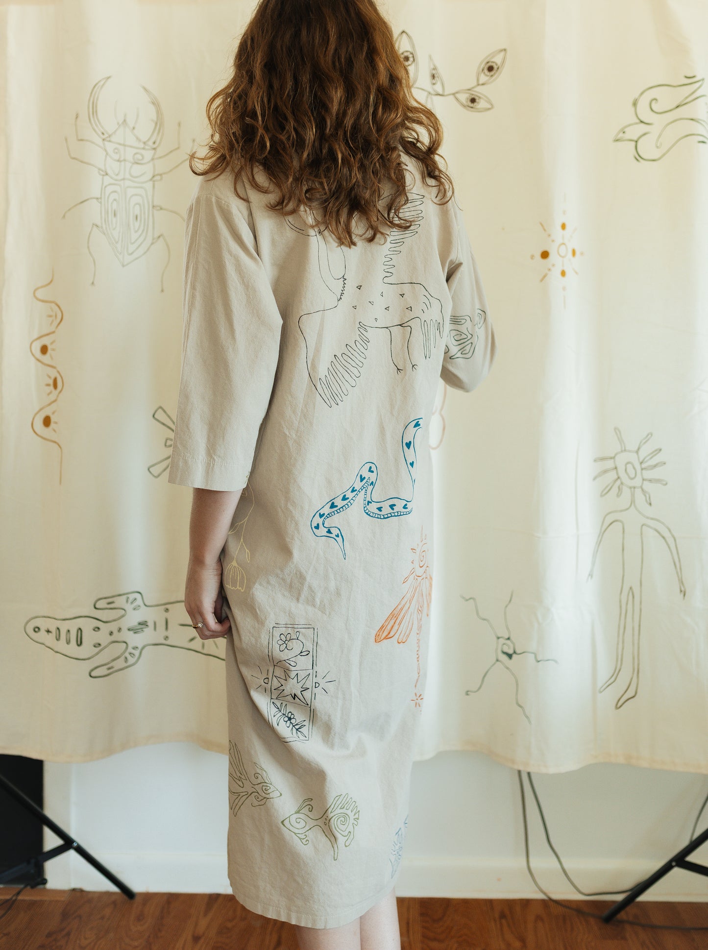 Folk dress - Earth in outlines