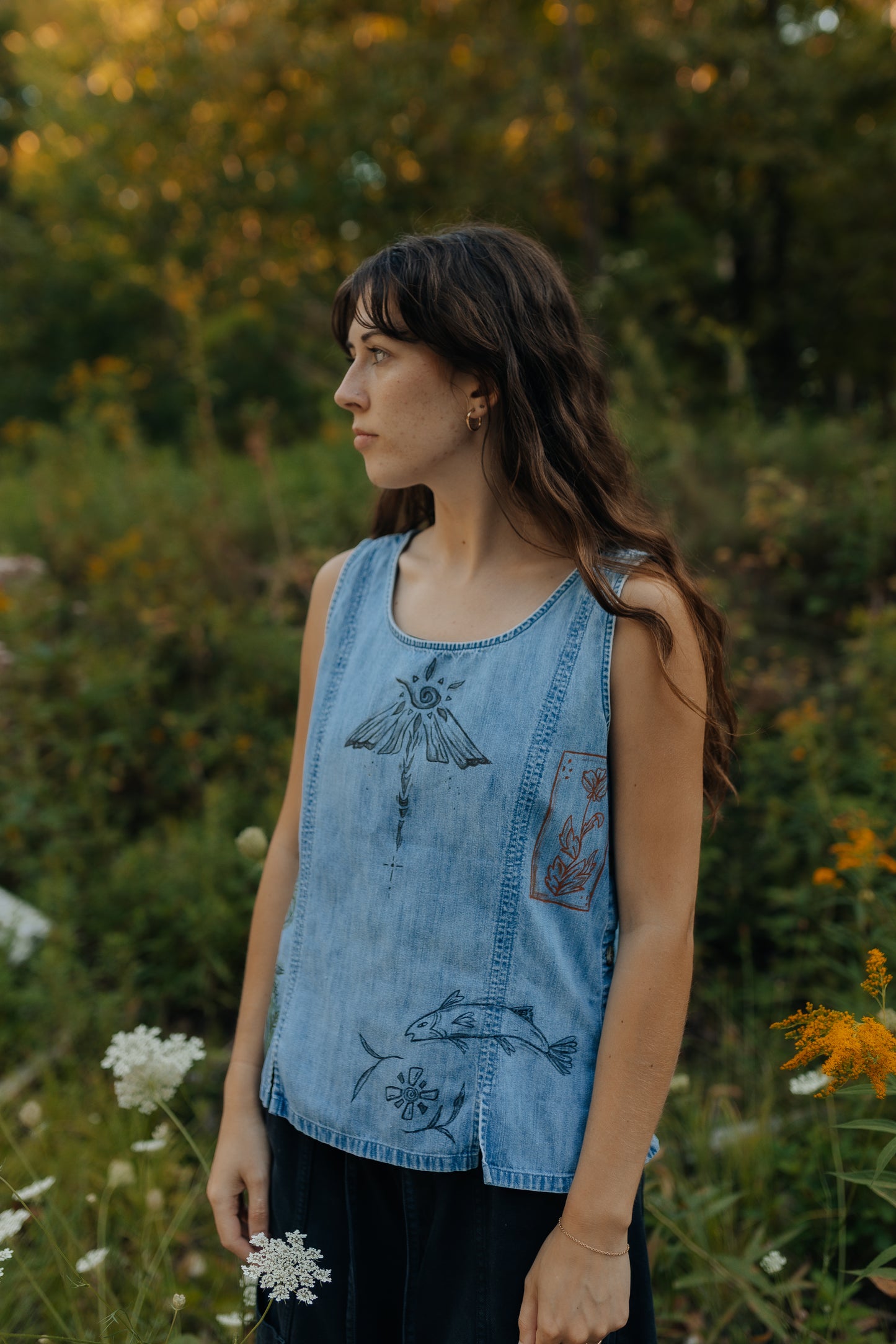 Denim tank - Earth in Outlines