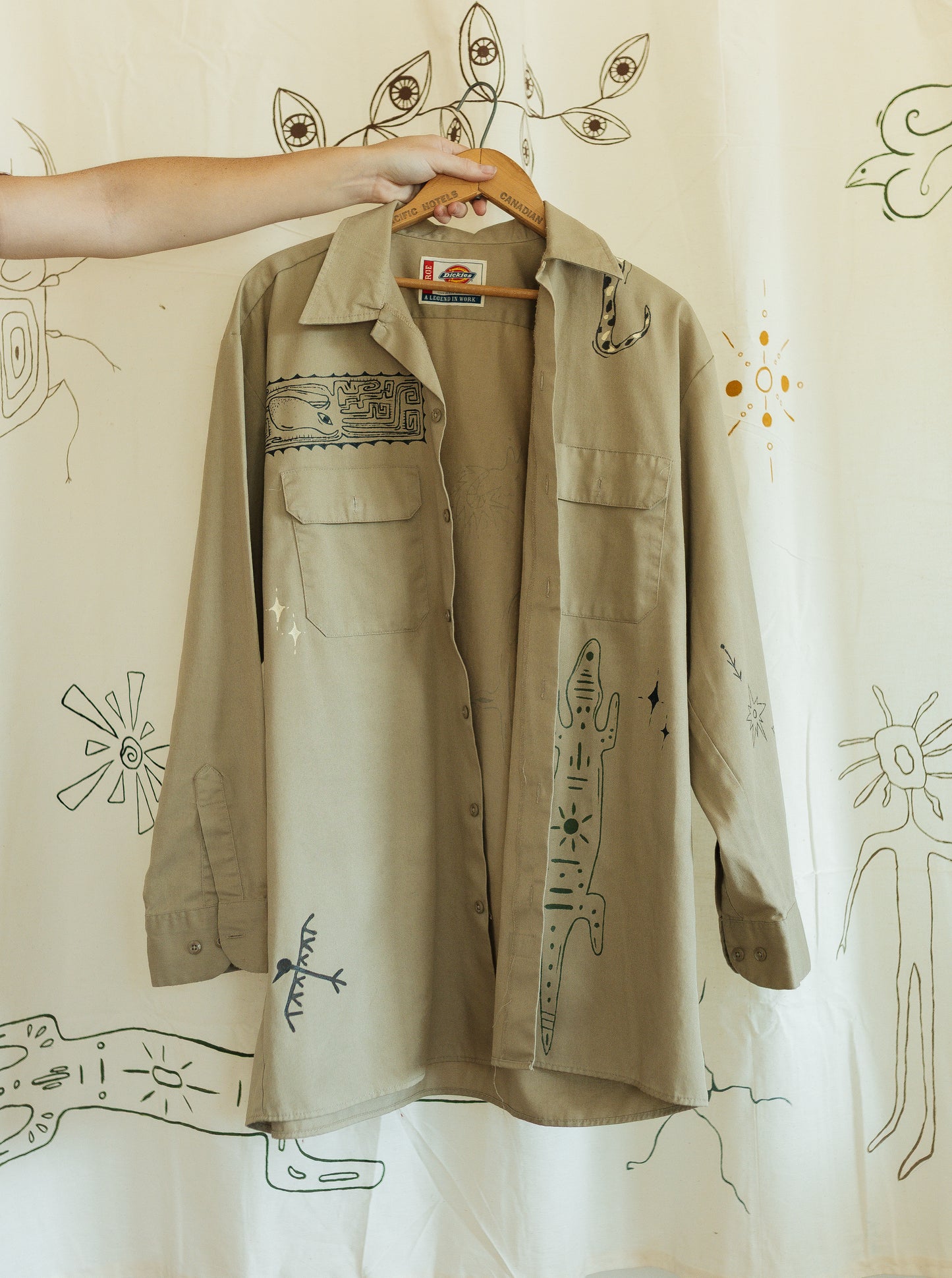 Dickies Button up - Earth in Outlines