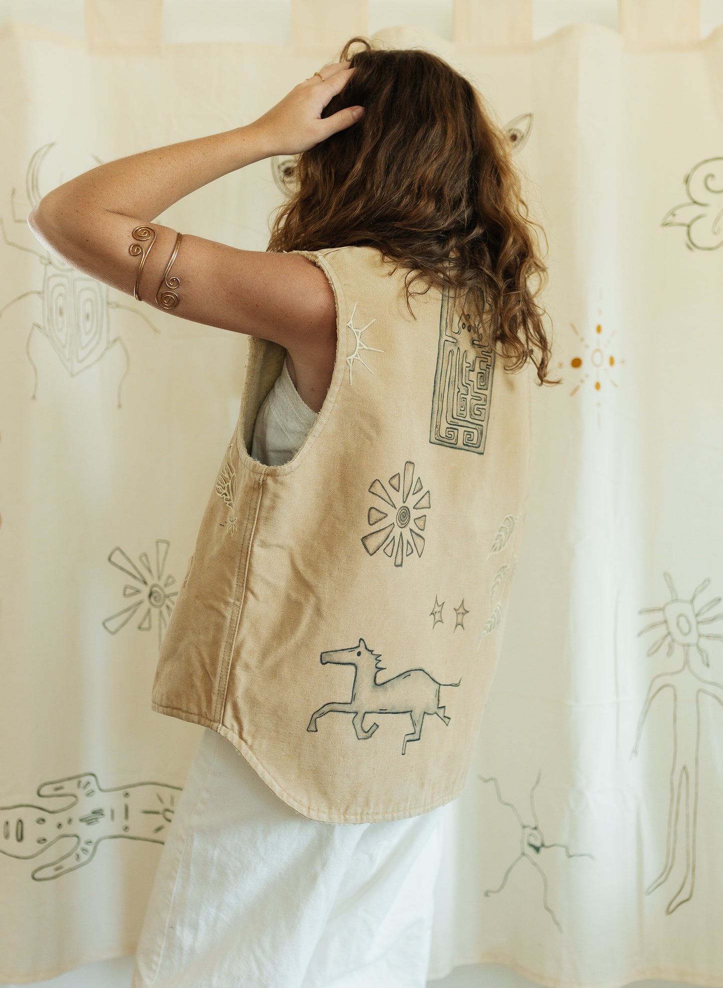 Carhartt vest - Earth in Outlines