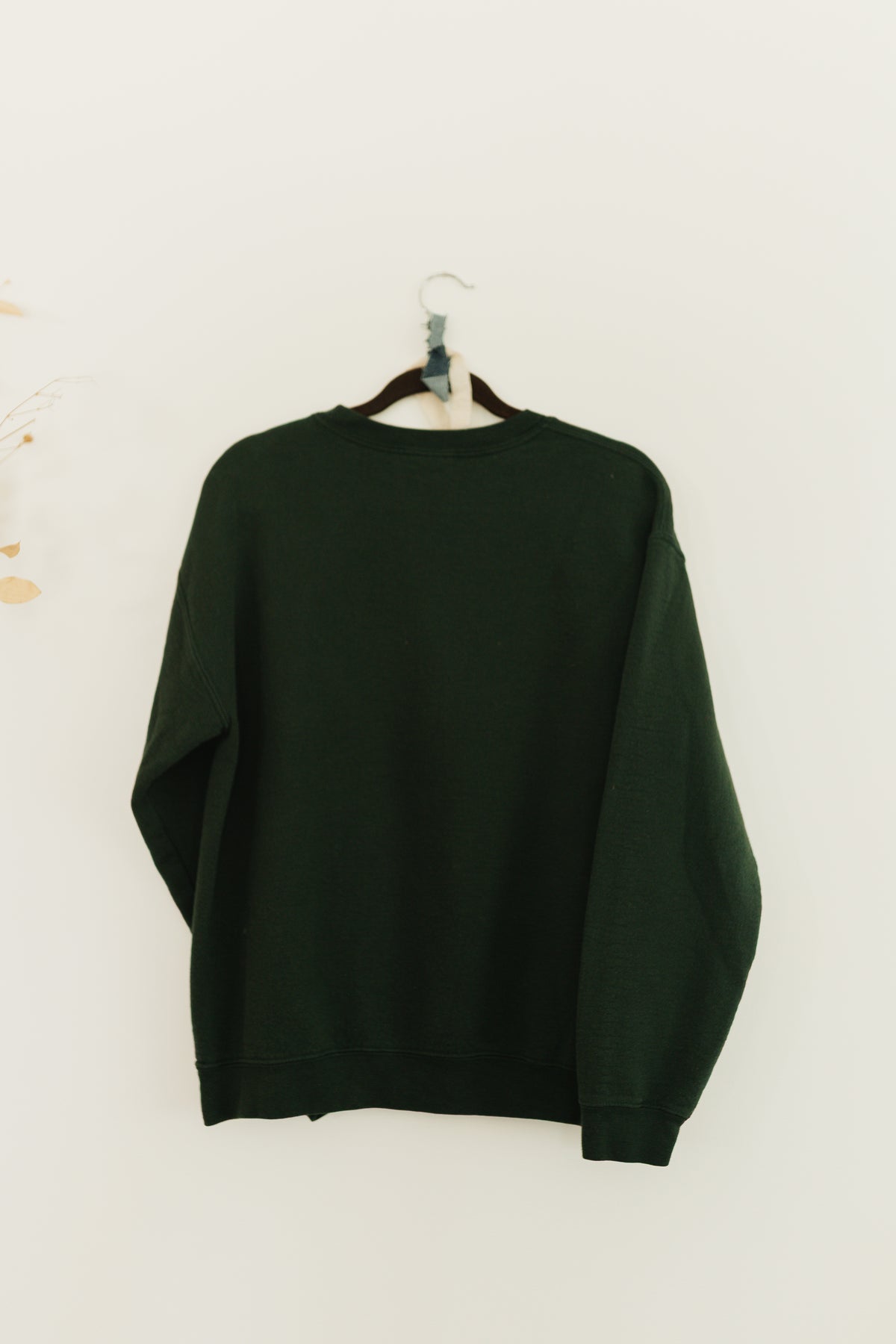 Fish patched green crewneck