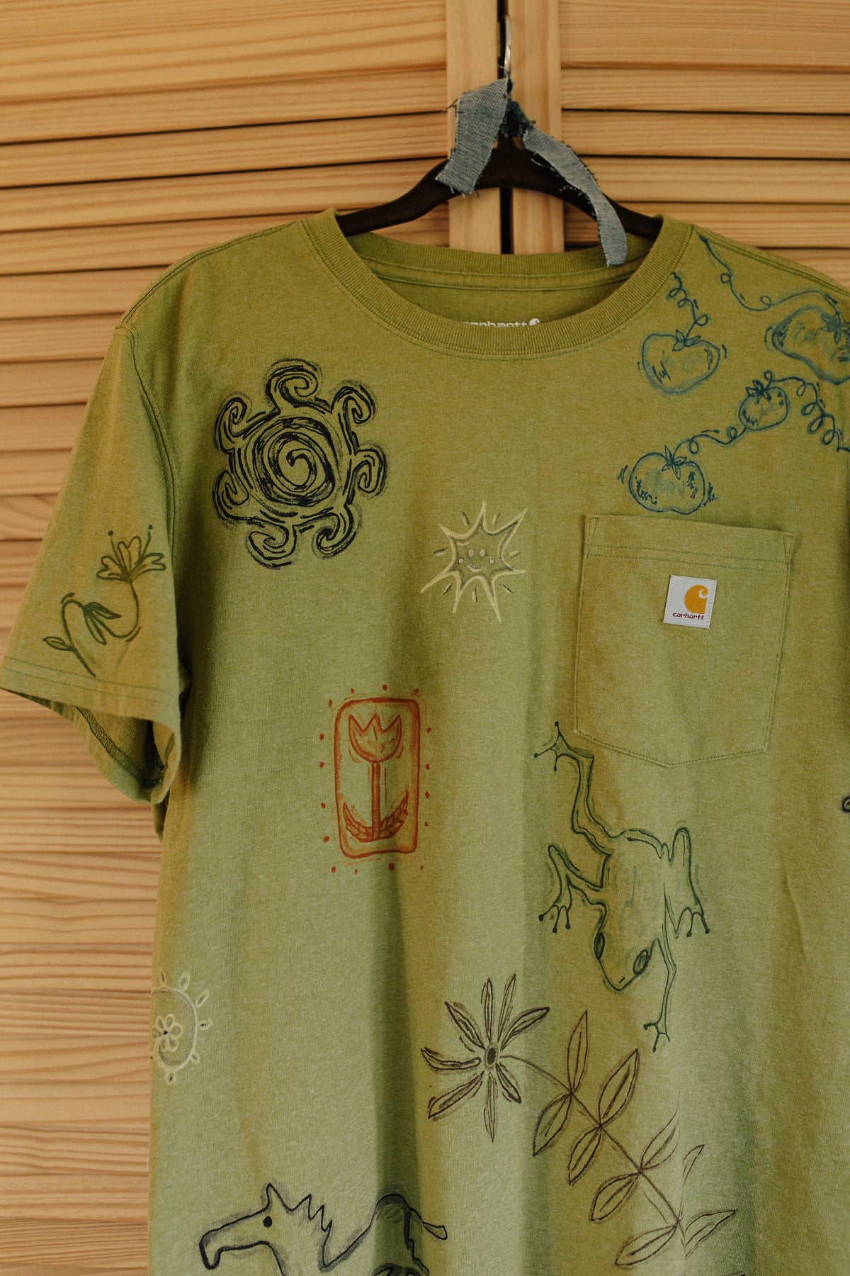 Green Carhartt tee - Earth in outlines