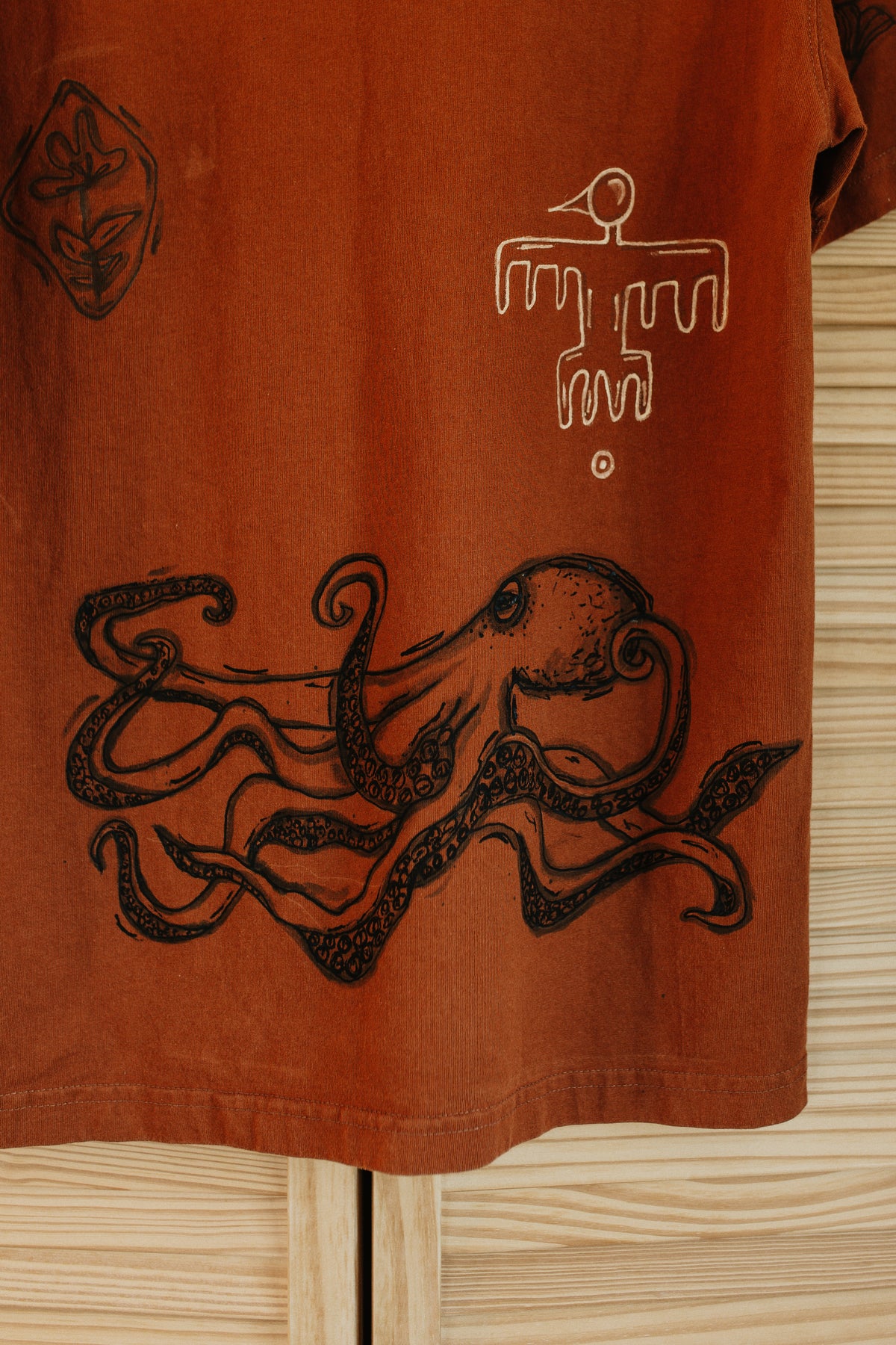 Orange Dickies tee - Earth in outlines