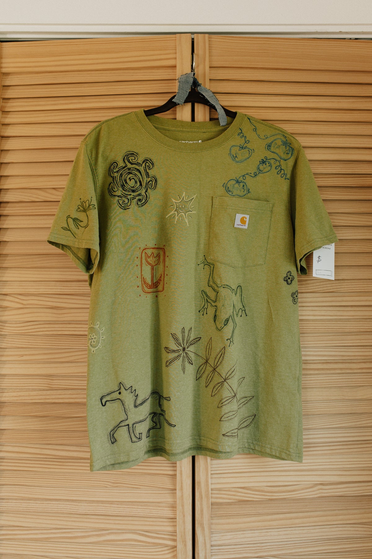 Green Carhartt tee - Earth in outlines