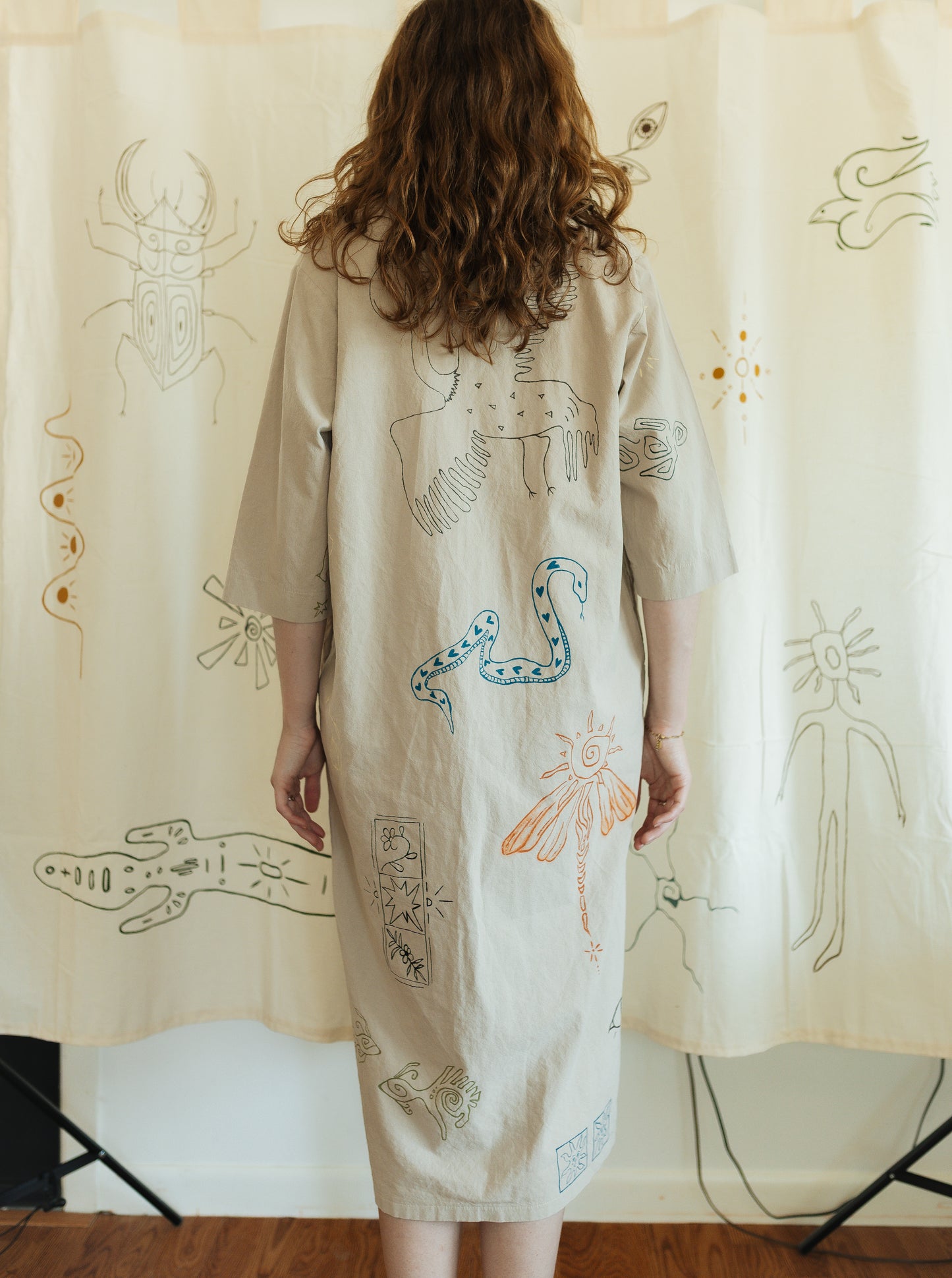 Folk dress - Earth in outlines