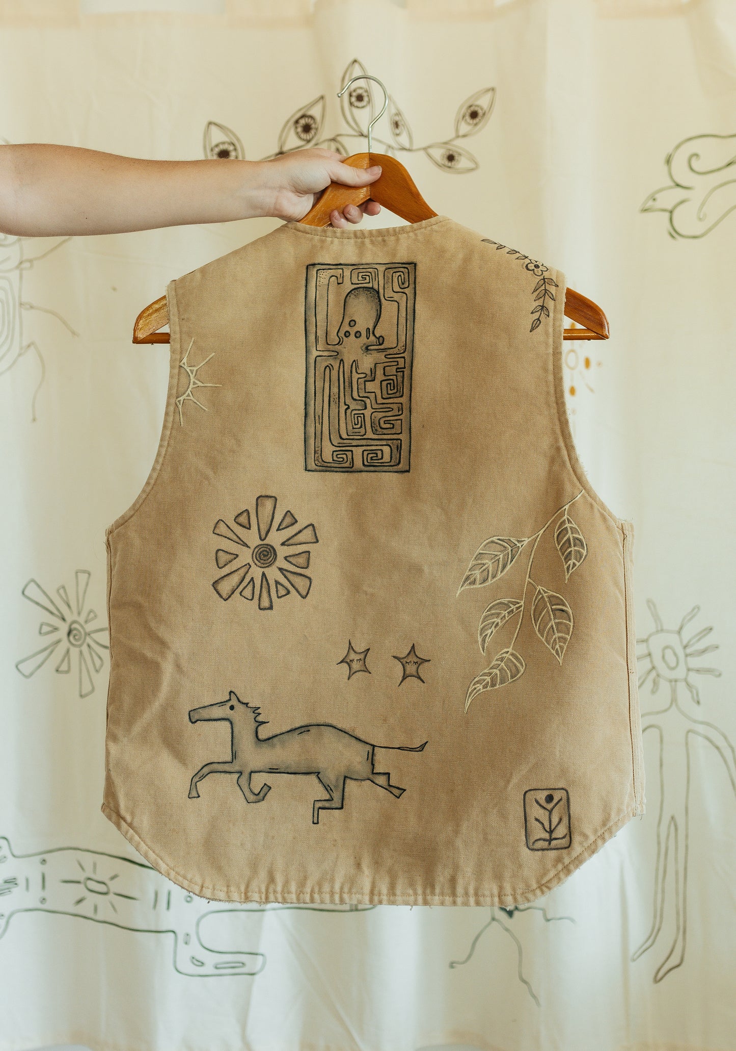 Carhartt vest - Earth in Outlines