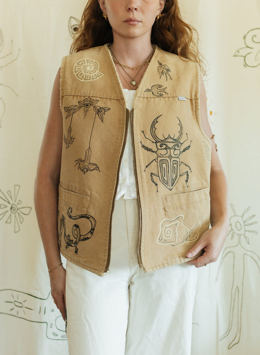 Carhartt vest - Earth in Outlines