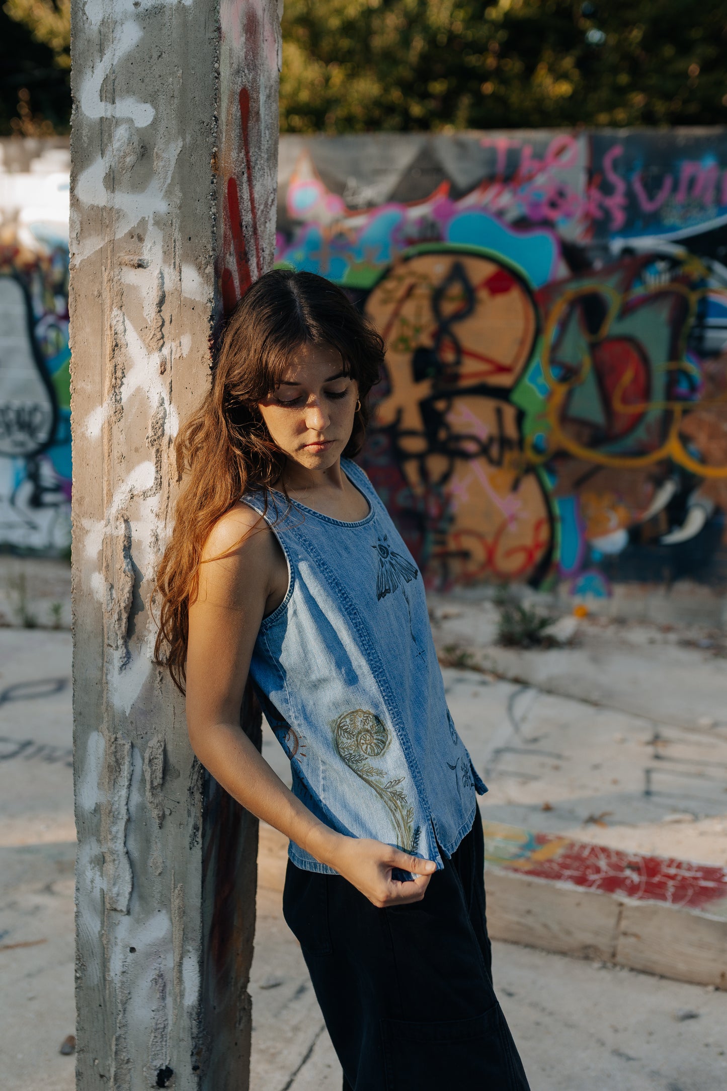 Denim tank - Earth in Outlines